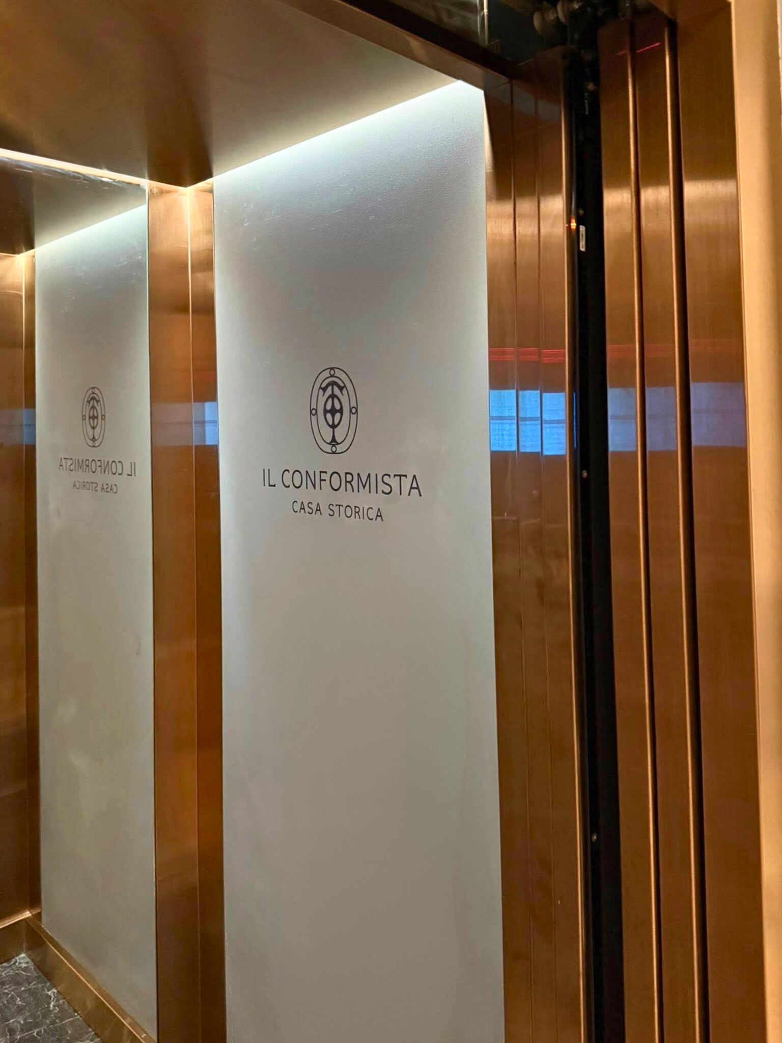 https://doppler.gr/wp-content/uploads/2025/09/Doppler-Il-Conformista-2.jpg